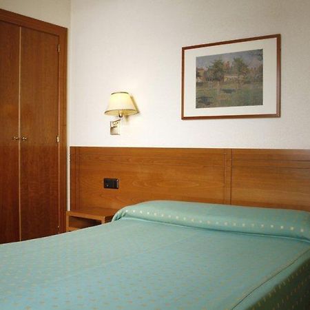 Hotel Yit Conquista De Toledo Buitenkant foto