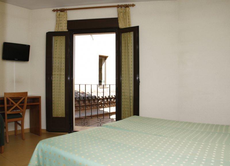 Hotel Yit Conquista De Toledo Buitenkant foto